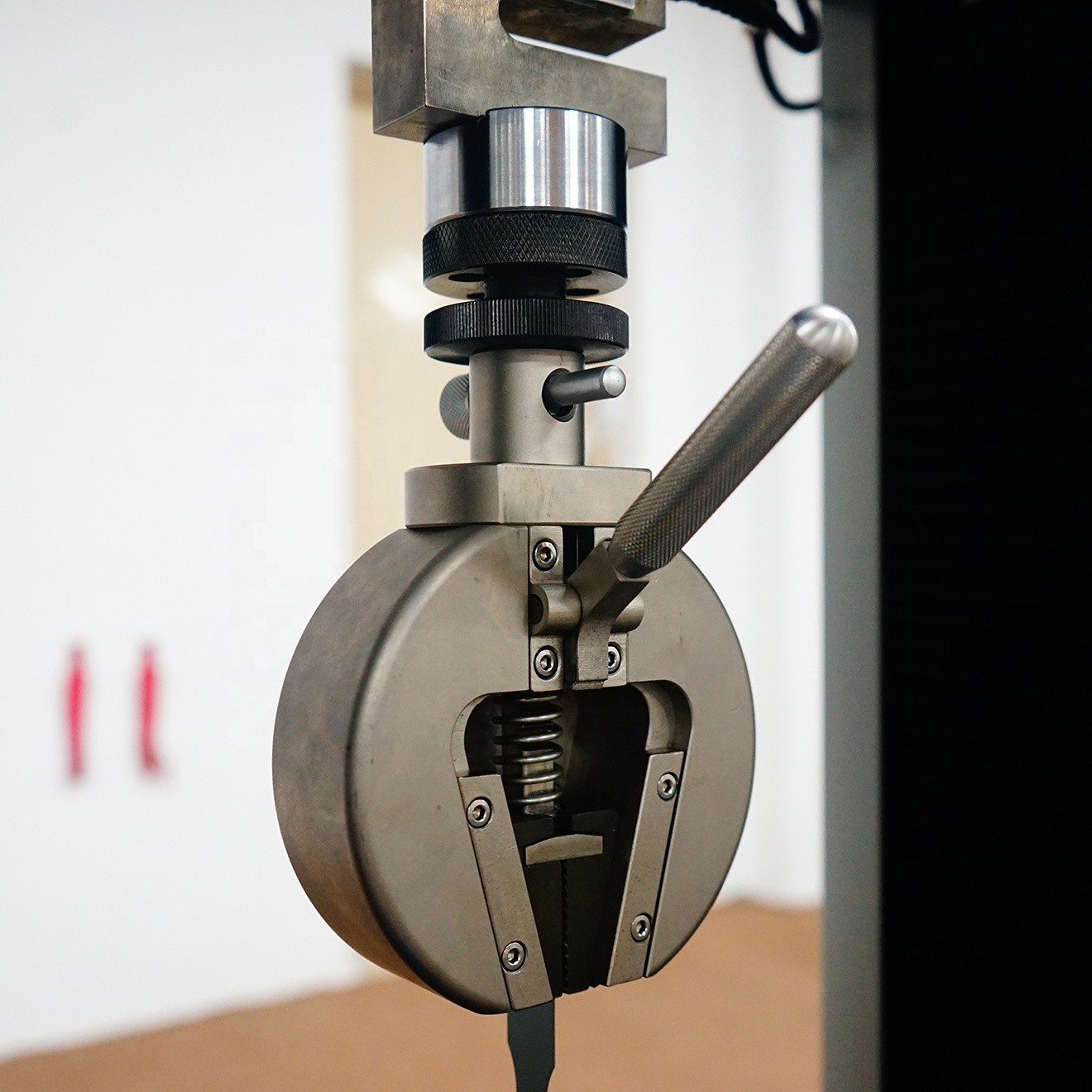 How to Choose the Clamp for the Tensile Testing Machine